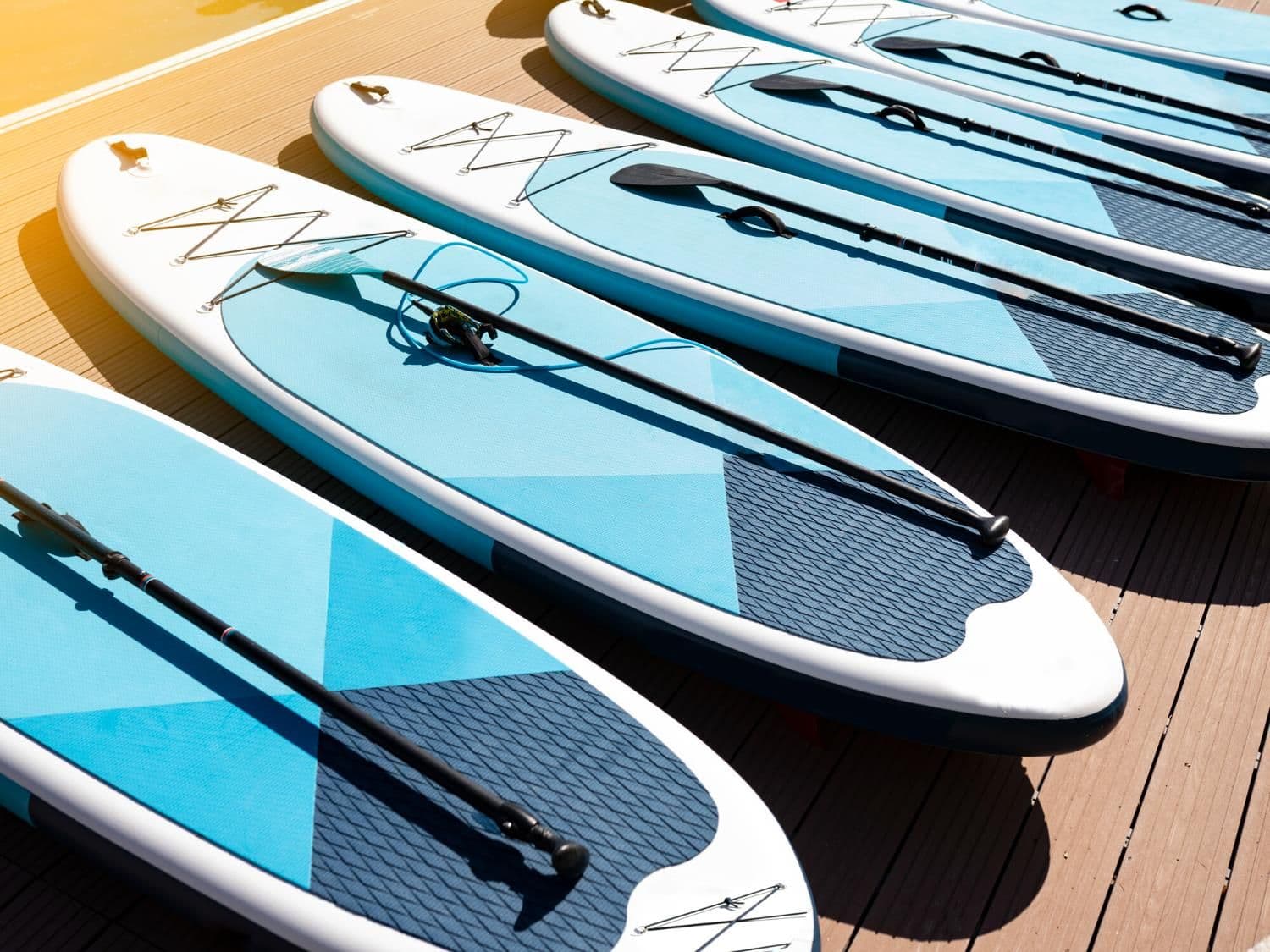 Deska SUP sztywna czy pompowana - którą wybrać?